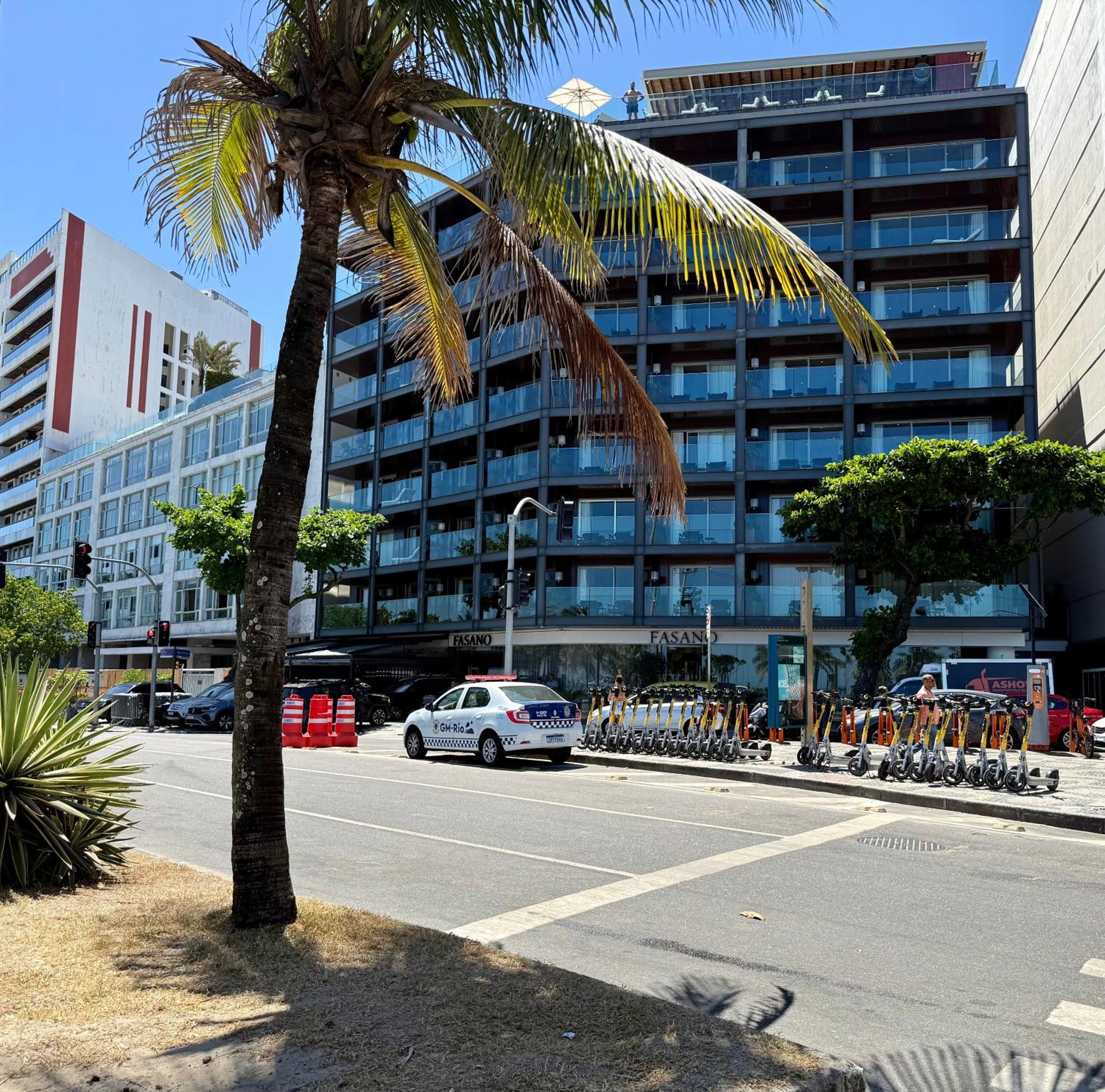 Charming 1 Block From Ipanema Rio de Janeiro